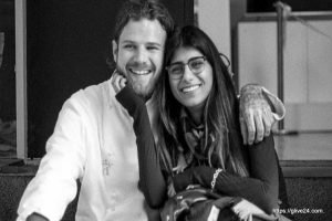 মিয়া খলিফা এবং তার স্বামী রবার্ট স্যান্ডবার্গ; 米娅哈利法和她的丈夫罗伯特桑德伯格 ; Mia Khalifa and her husband Robert Sandberg; ميا خليفة وزوجها روبرت ساندبرج ; मिया खलीफा और उनके पति रॉबर्ट सैंडबर्ग; میا خلیفہ اور ان کے شوہر رابرٹ سینڈبرگ