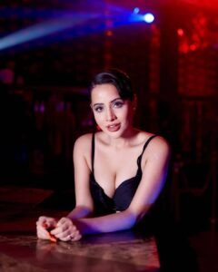 মদ্যপ চালকের খপ্পরে পড়লেন উরফি জাভেদ!