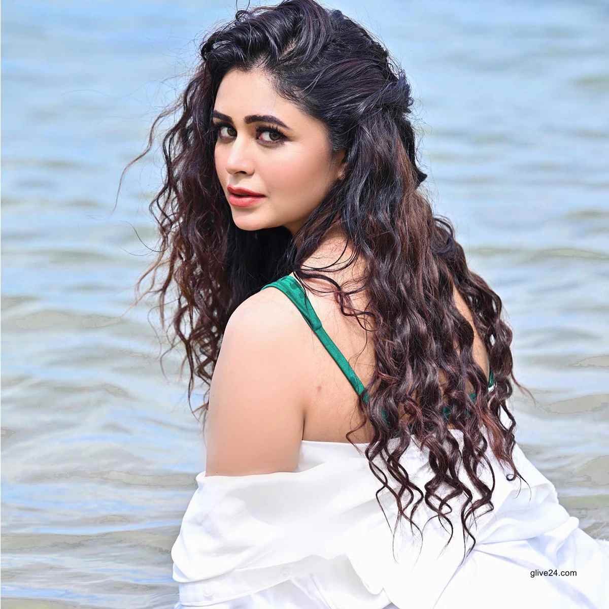 শরীরটা আমার কাছে যন্ত্র : ঋতাভরী