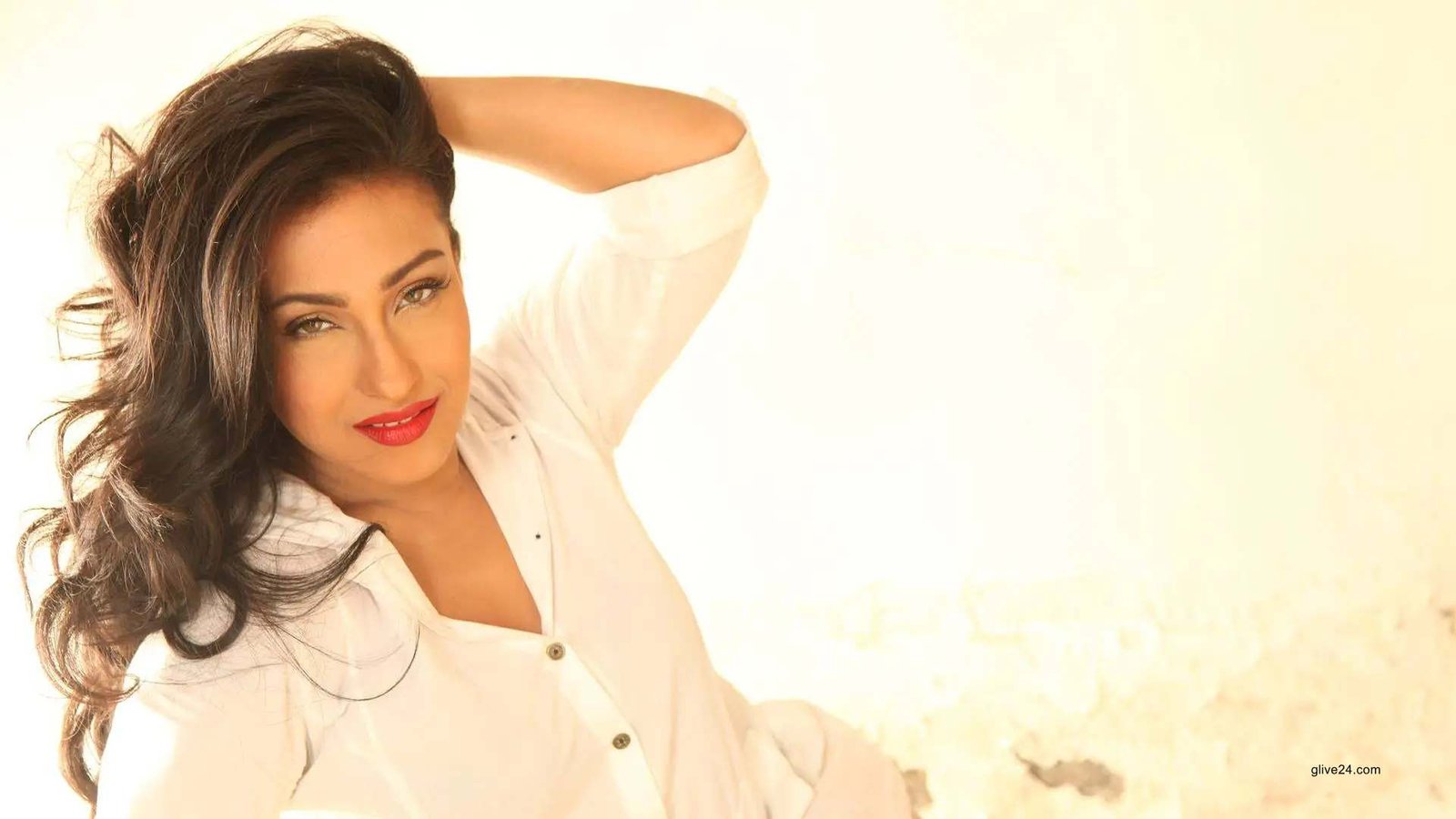 আমার সাথে ইধিকা পালের কোন আলোচনা নেই, তাকে চিনি না : ঋতুপর্ণা