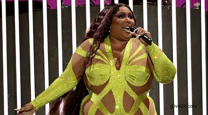 জনপ্রিয় গায়িকার বিরুদ্ধে যৌন হয়রানির অভিযোগ