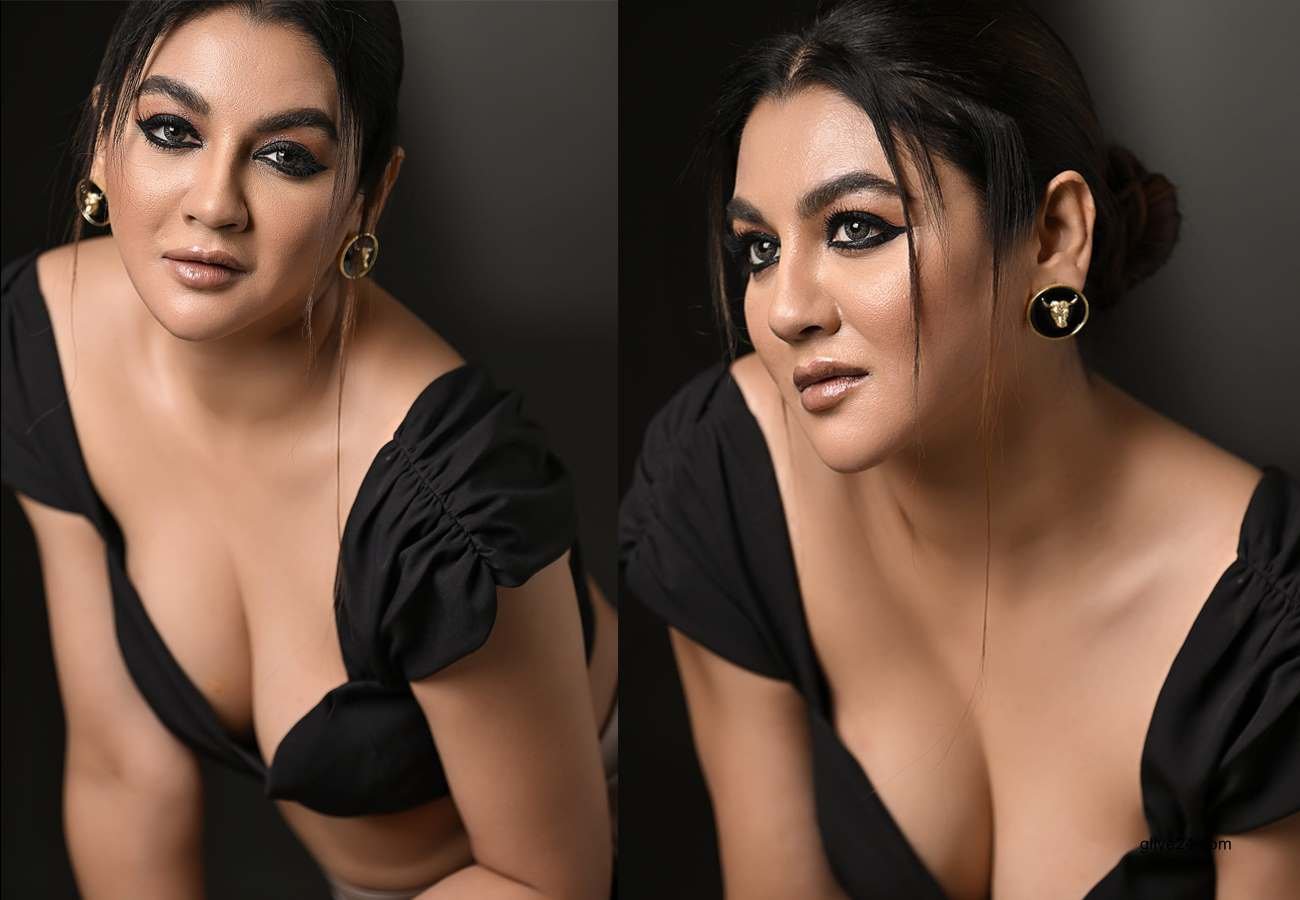 জয়ার চরিত্র নিয়ে রহস্য