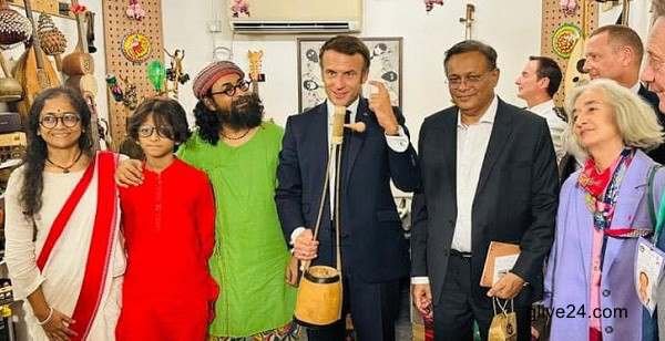 মধ্যরাতে রাহুলের গান শুনে কলম দিলেন ম্যাক্রোঁ