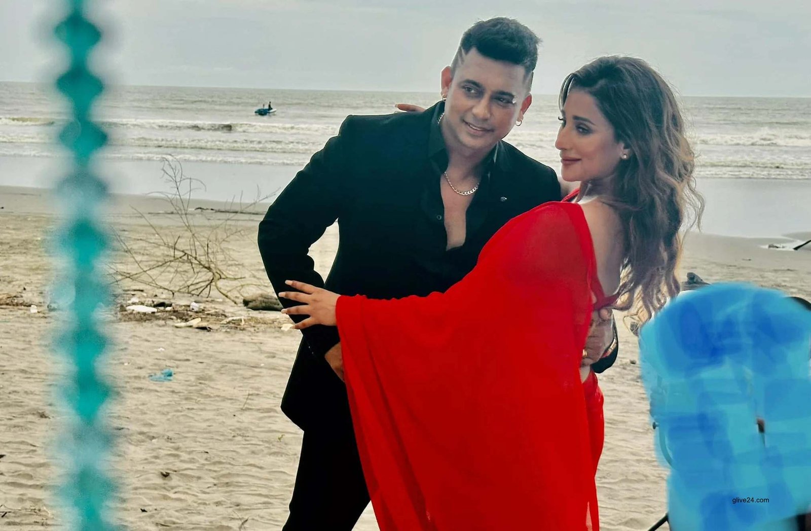 হোটেল রুমে কী করেছিলেন নায়ক-নায়িকা? প্রশ্ন প্রযোজকের