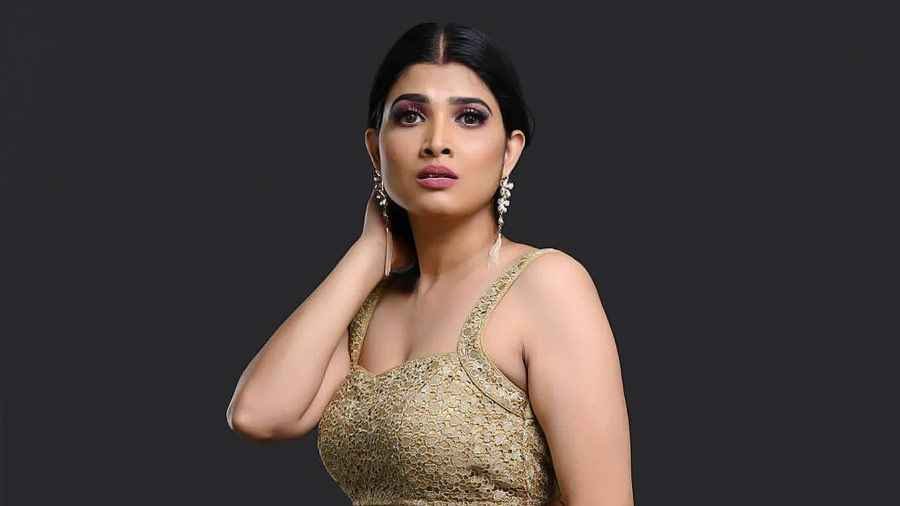 বিমানের ভেতর হেনস্তার শিকার হলেন জনপ্রিয় অভিনেত্রী 