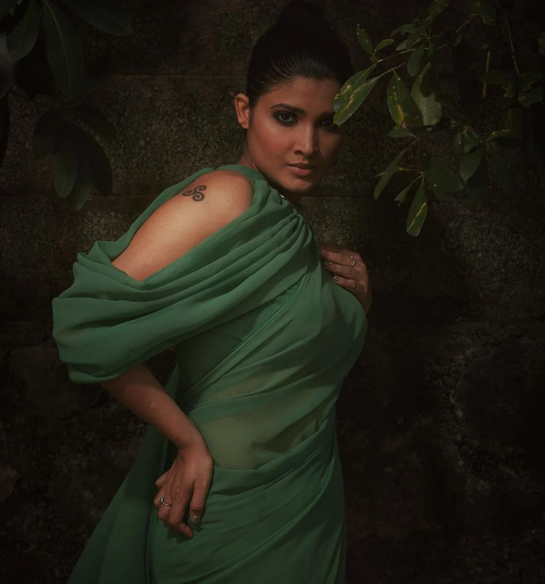 বিমানের ভেতর হেনস্তার শিকার হলেন জনপ্রিয় অভিনেত্রী 